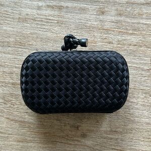 Bottega Veneta
Pochette Knot silk clutch bag